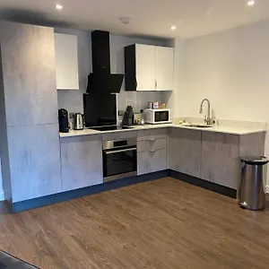 Icona - Brand New City Centre Apartment York