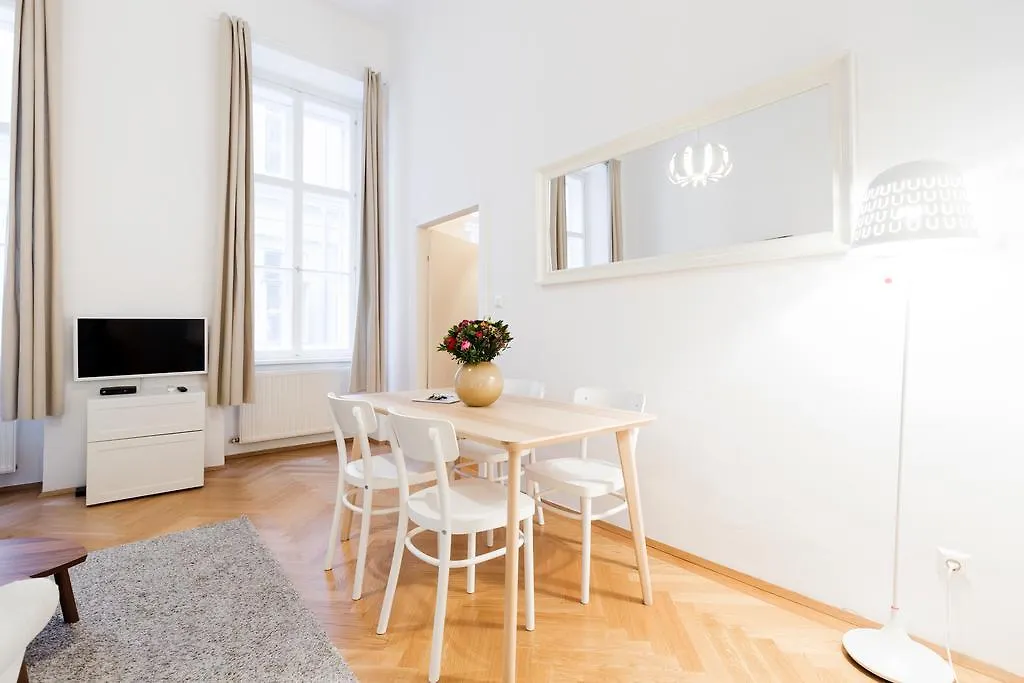 Heymi Apartments Oper Vienne 0*,