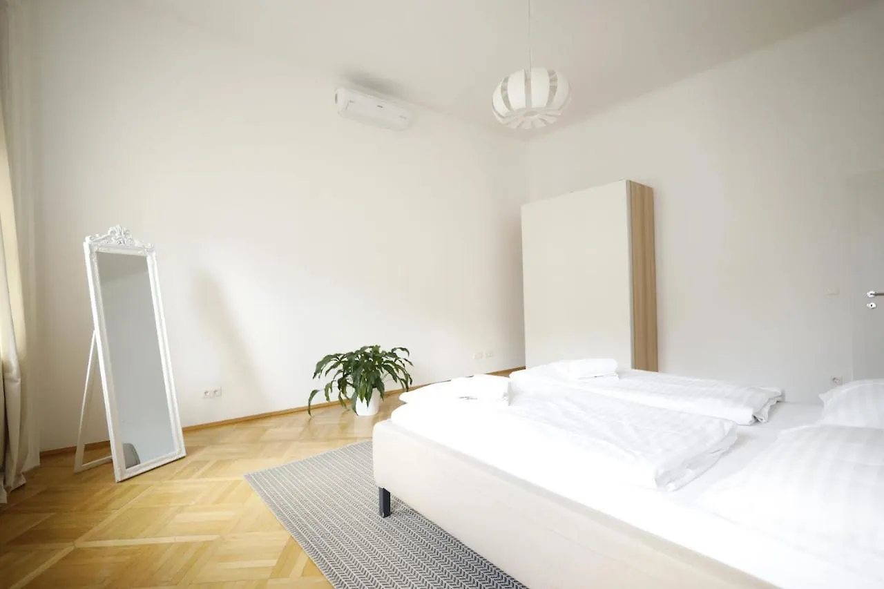 Heymi Apartments Opernring Vienna 0*,